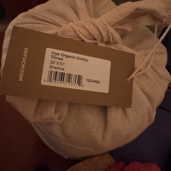 Coyuchi Inyo Organic Dobby Throw - Picture 6 of 6